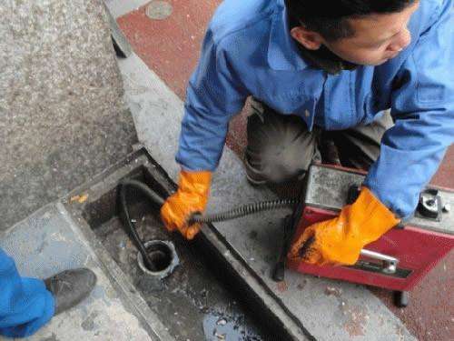 东英镇疏通下水道